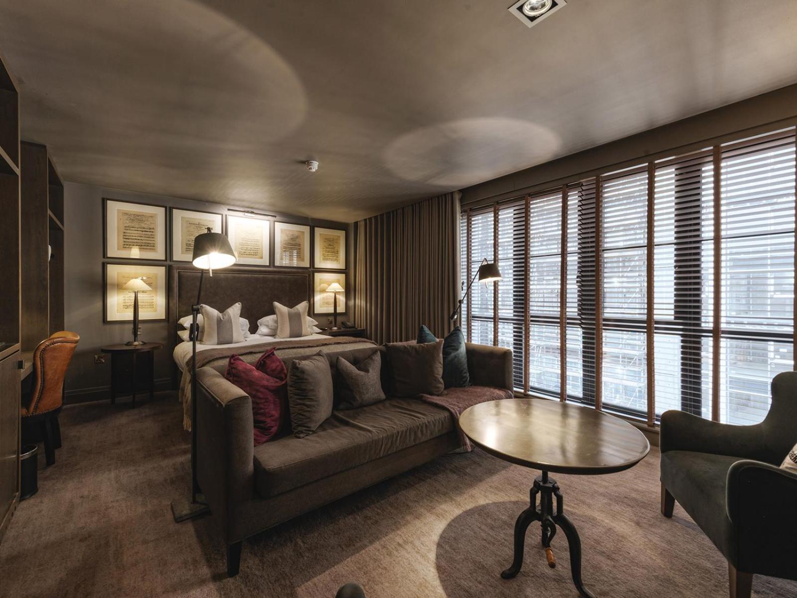 Dakota Hotel 4*